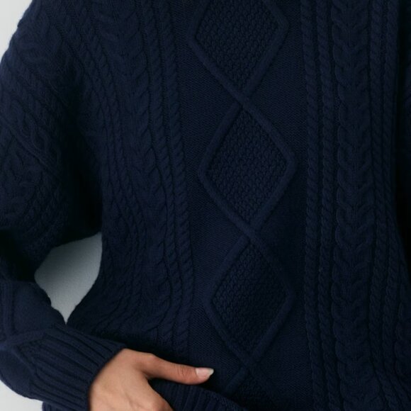 NWT Aritzia Heritage Knit Merino Wool Crew Sweater Admiral L - Picture 4 of 9